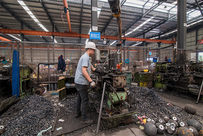 阆中网架配件-螺栓球加工车间